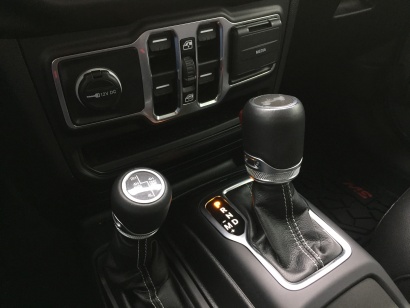 Jeep Wrangler Unlimited 2.0 Plug-In Hybryda Sahara Niski Przebieg